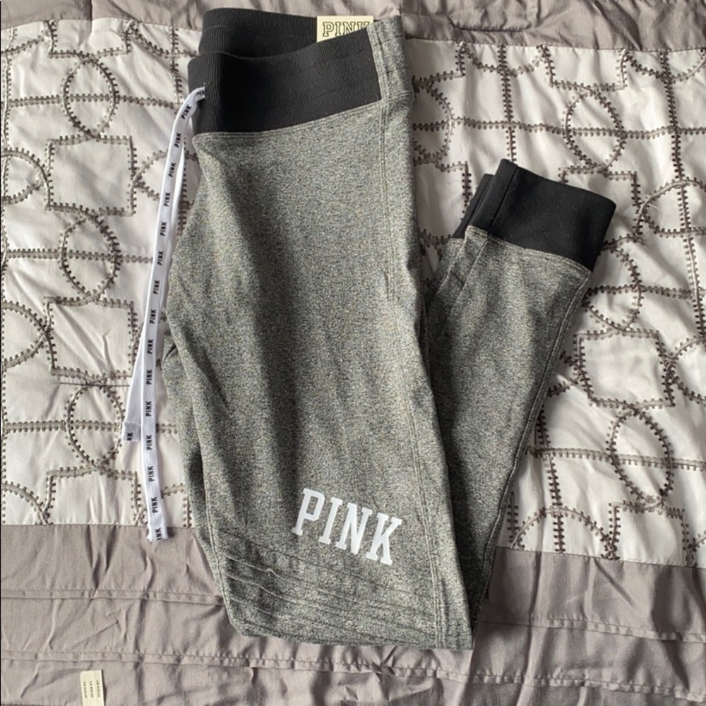 PINK yoga campus leggings